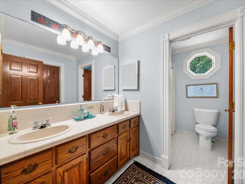 101 River Ridge Drive, Morganton, NC 28655.  MLS# CAR4397505, YatesRealty ID 32838. 