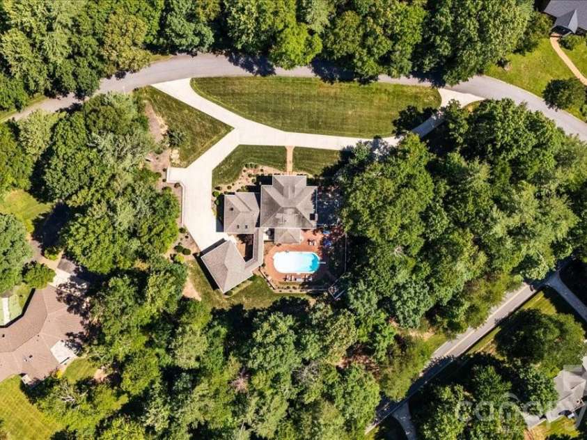 101 River Ridge Drive, Morganton, NC 28655.  MLS# CAR4397505, YatesRealty ID 32838. 