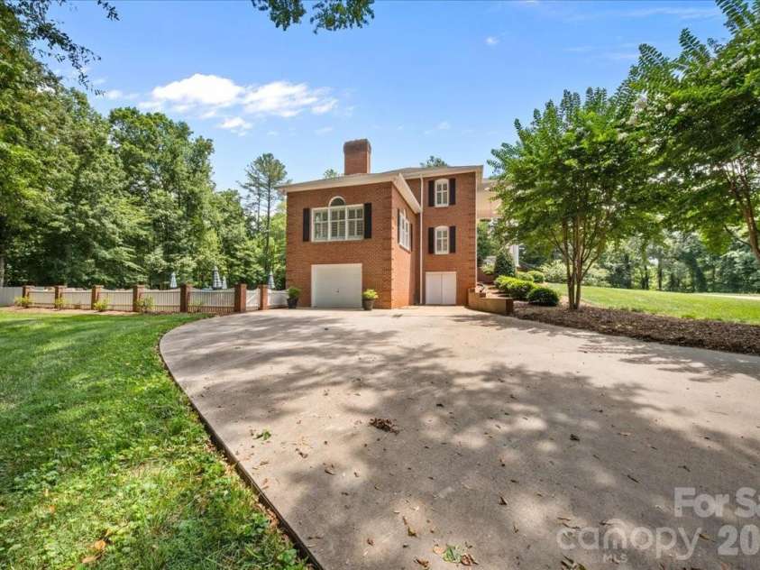 101 River Ridge Drive, Morganton, NC 28655.  MLS# CAR4397505, YatesRealty ID 32838. 