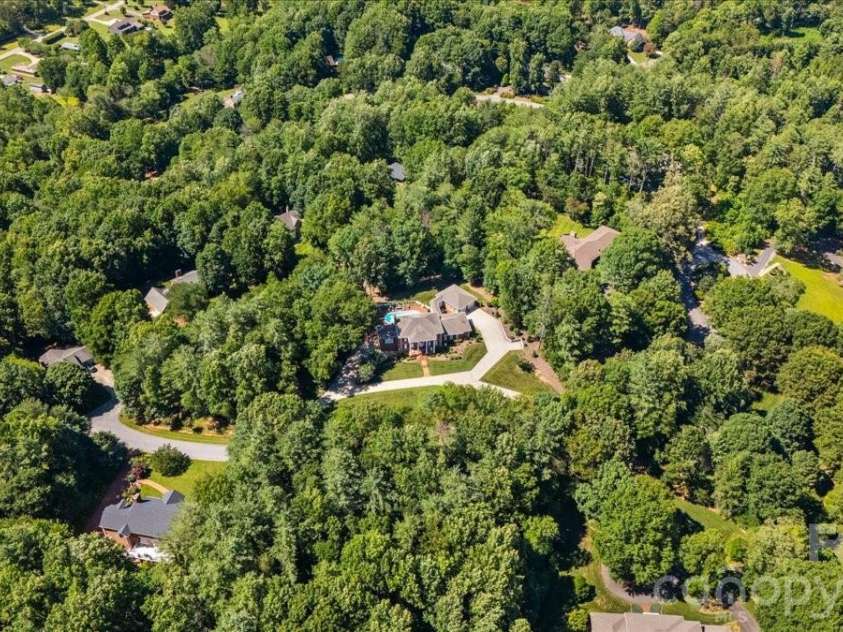 101 River Ridge Drive, Morganton, NC 28655.  MLS# CAR4397505, YatesRealty ID 32838. 