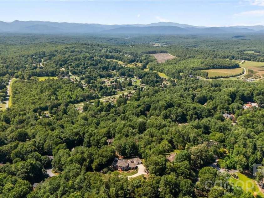 101 River Ridge Drive, Morganton, NC 28655.  MLS# CAR4397505, YatesRealty ID 32838. 