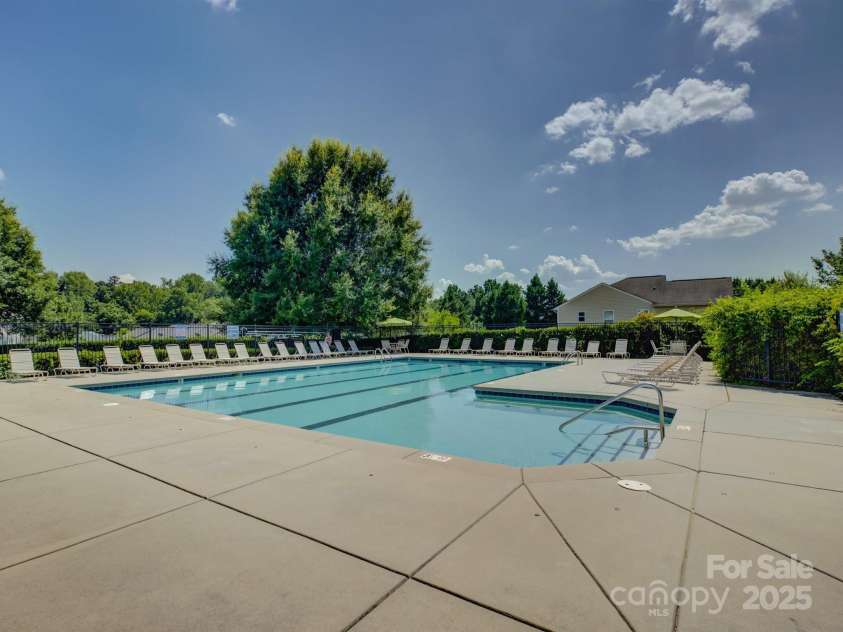 1916 Aston Mill Place, Charlotte, NC 28273.  MLS# CAR4278175, YatesRealty ID 32838. Community Pool