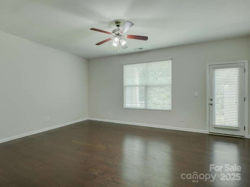 1916 Aston Mill Place, Charlotte, NC 28273.  MLS# CAR4278175, YatesRealty ID 32838. Spacious great room