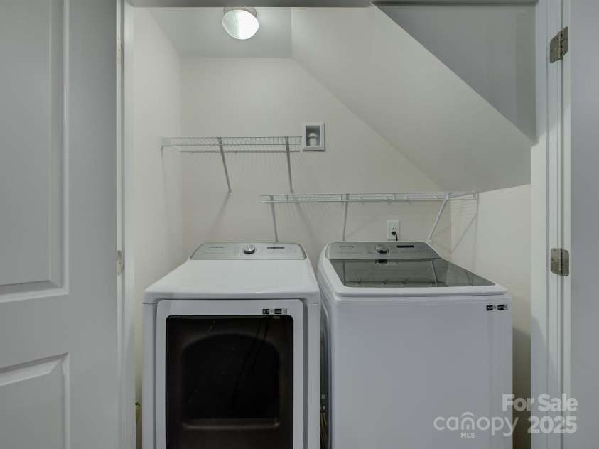 1916 Aston Mill Place, Charlotte, NC 28273.  MLS# CAR4278175, YatesRealty ID 32838. Washer & Dryer Convey