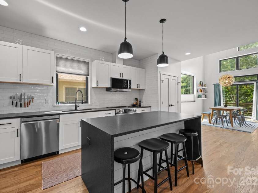 104 Deaver Street, Asheville, NC 28806.  MLS# CAR4268895, YatesRealty ID 32839. 