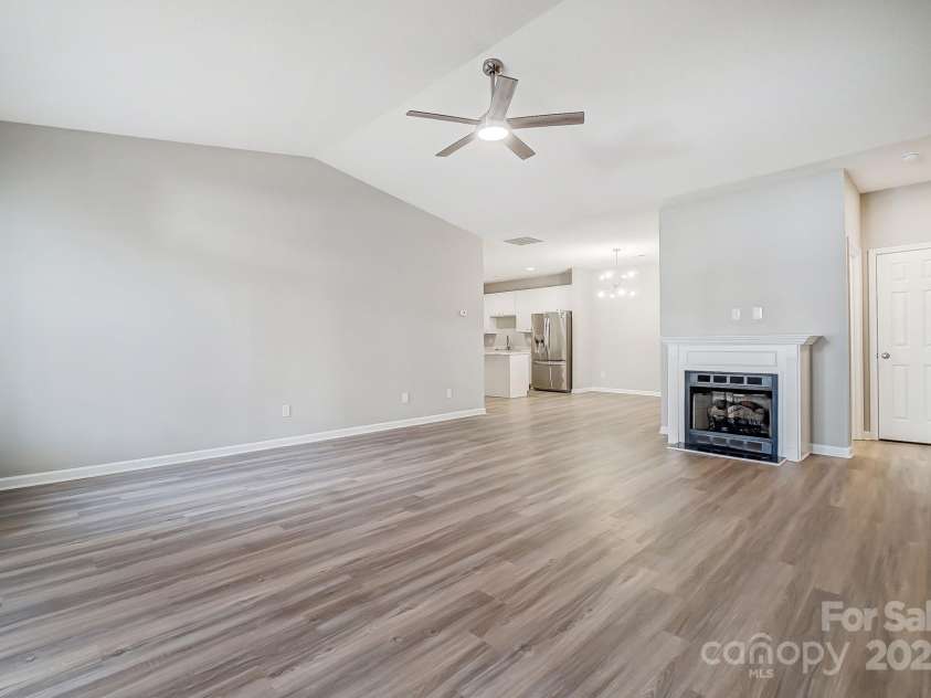 10011 Forest View Lane, Charlotte, NC 28213.  MLS# CAR4231643, YatesRealty ID 3284. 