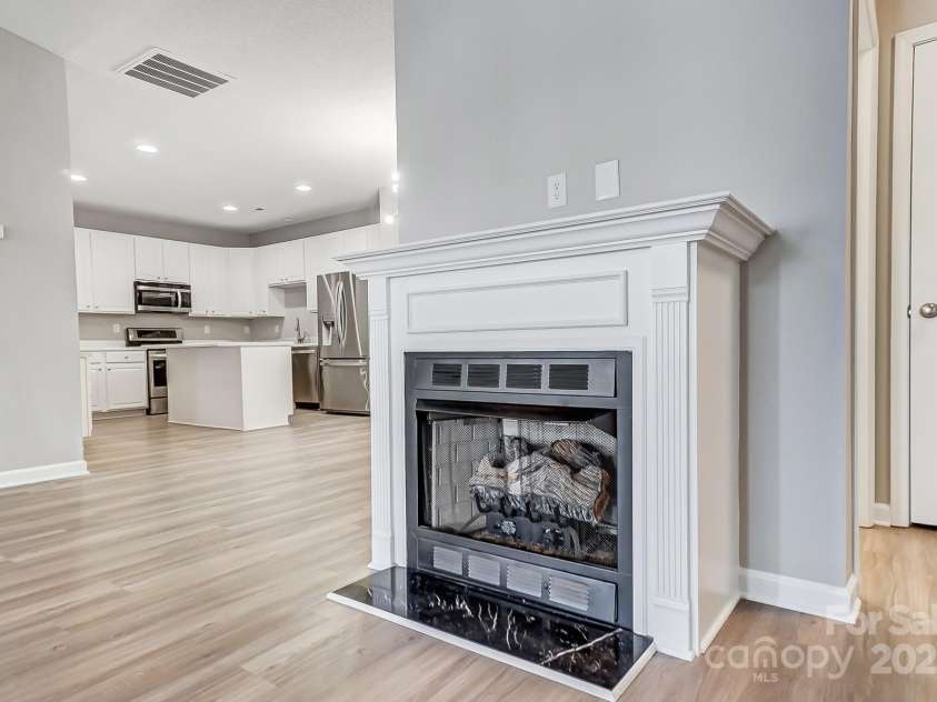 10011 Forest View Lane, Charlotte, NC 28213.  MLS# CAR4231643, YatesRealty ID 3284. 