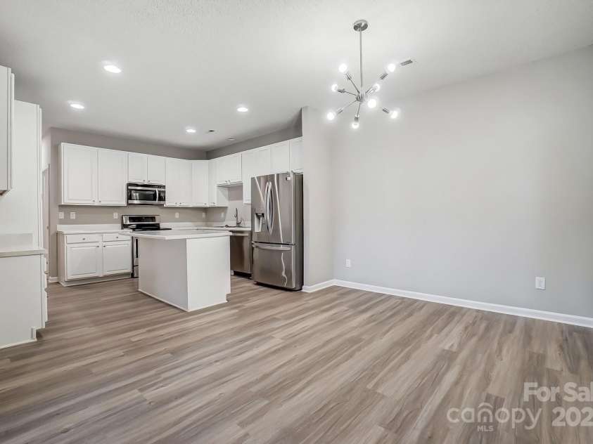 10011 Forest View Lane, Charlotte, NC 28213.  MLS# CAR4231643, YatesRealty ID 3284. 