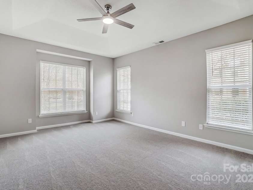 10011 Forest View Lane, Charlotte, NC 28213.  MLS# CAR4231643, YatesRealty ID 3284. 