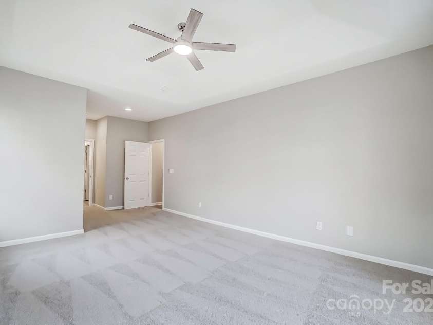 10011 Forest View Lane, Charlotte, NC 28213.  MLS# CAR4231643, YatesRealty ID 3284. 