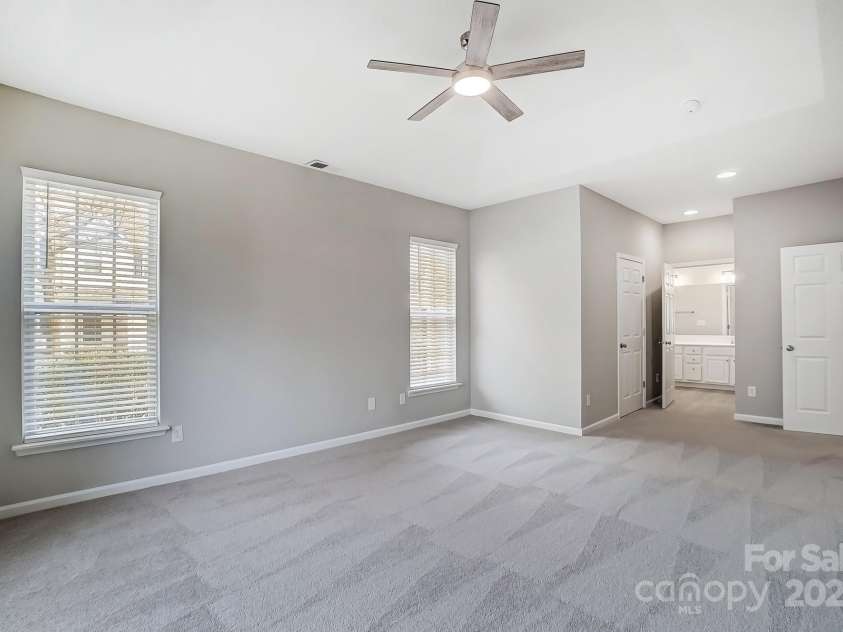 10011 Forest View Lane, Charlotte, NC 28213.  MLS# CAR4231643, YatesRealty ID 3284. 