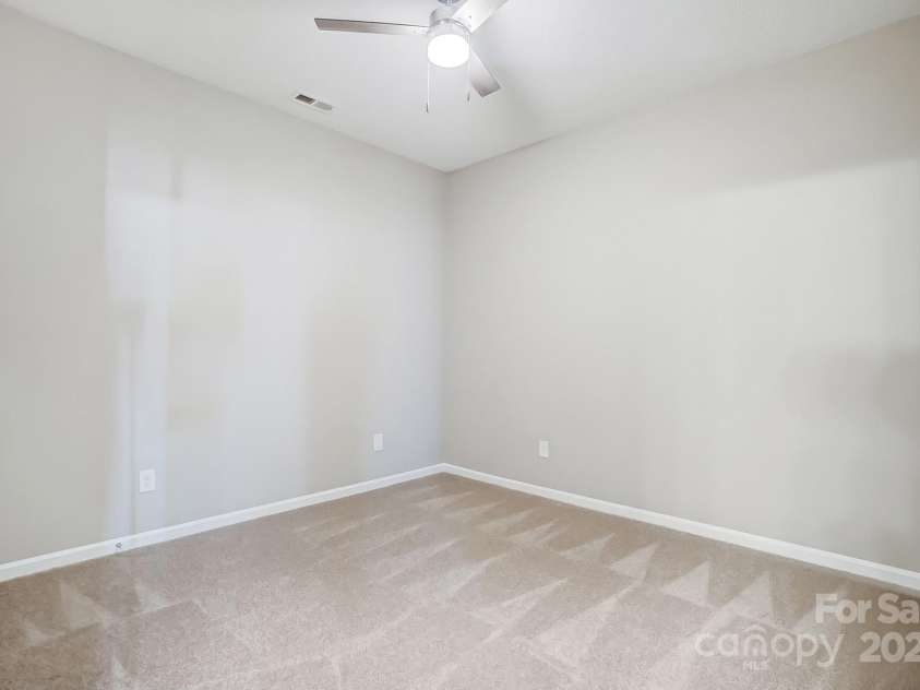 10011 Forest View Lane, Charlotte, NC 28213.  MLS# CAR4231643, YatesRealty ID 3284. 