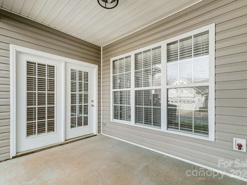 10011 Forest View Lane, Charlotte, NC 28213.  MLS# CAR4231643, YatesRealty ID 3284. 