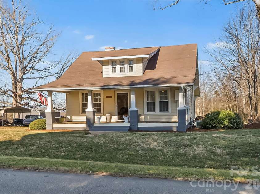 110 Garrison Road, Morganton, NC 28655.  MLS# CAR4338048, YatesRealty ID 3284. 
