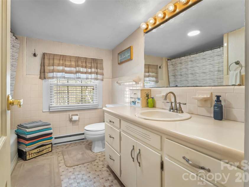 110 Garrison Road, Morganton, NC 28655.  MLS# CAR4338048, YatesRealty ID 3284. 