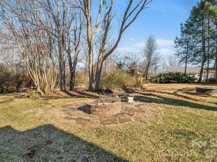 110 Garrison Road, Morganton, NC 28655.  MLS# CAR4338048, YatesRealty ID 3284. 