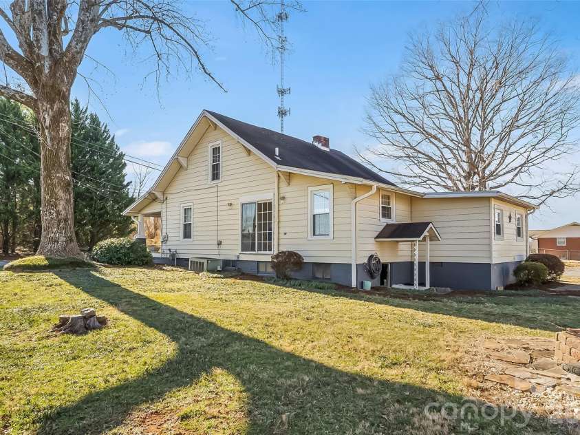 110 Garrison Road, Morganton, NC 28655.  MLS# CAR4338048, YatesRealty ID 3284. 