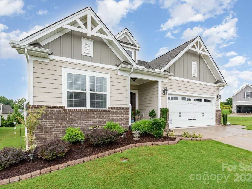 1157 Overlake Drive, Belmont, NC 28012.  MLS# CAR4288005, YatesRealty ID 32840. 