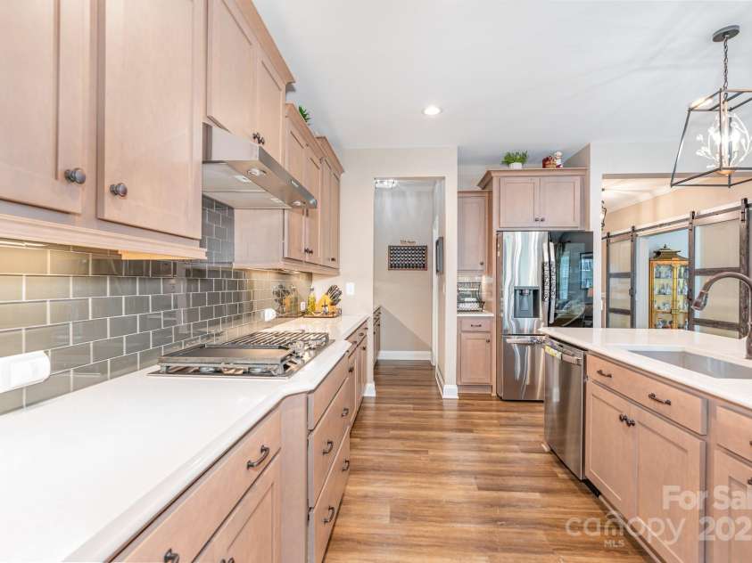 1157 Overlake Drive, Belmont, NC 28012.  MLS# CAR4288005, YatesRealty ID 32840. 