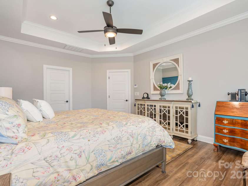 1157 Overlake Drive, Belmont, NC 28012.  MLS# CAR4288005, YatesRealty ID 32840. 