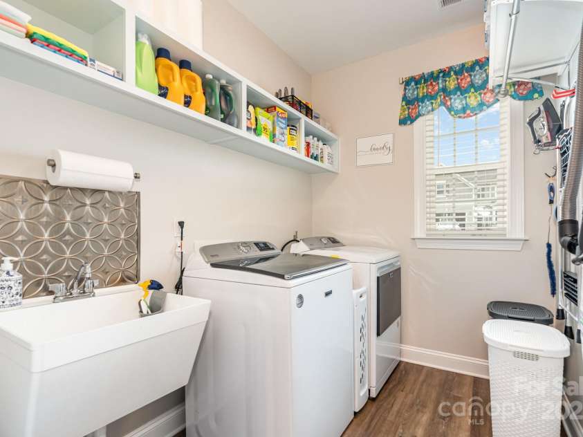 1157 Overlake Drive, Belmont, NC 28012.  MLS# CAR4288005, YatesRealty ID 32840. 