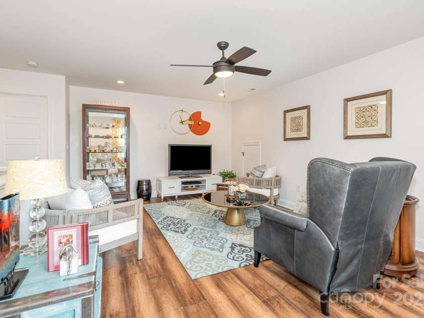 1157 Overlake Drive, Belmont, NC 28012.  MLS# CAR4288005, YatesRealty ID 32840. 