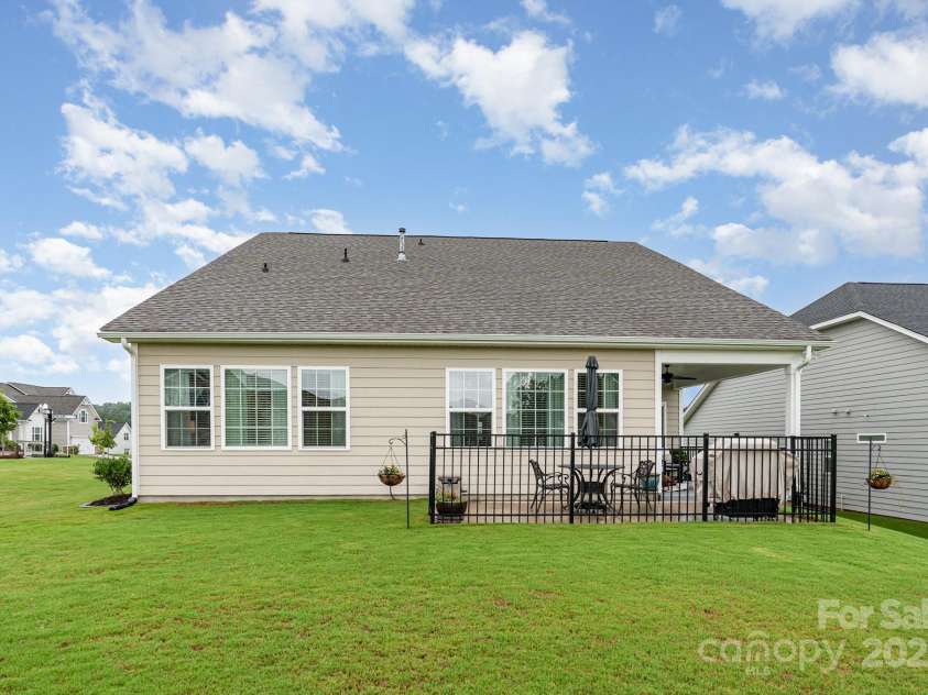 1157 Overlake Drive, Belmont, NC 28012.  MLS# CAR4288005, YatesRealty ID 32840. 