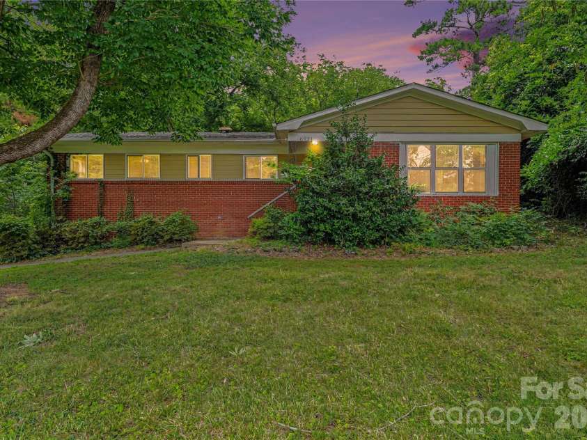6931 Robinson Church Road, Charlotte, NC 28215.  MLS# CAR4397016, YatesRealty ID 32840. 