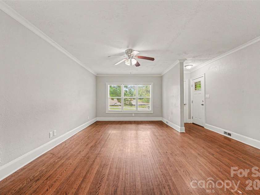 6931 Robinson Church Road, Charlotte, NC 28215.  MLS# CAR4397016, YatesRealty ID 32840. 