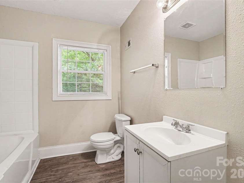 6931 Robinson Church Road, Charlotte, NC 28215.  MLS# CAR4397016, YatesRealty ID 32840. 
