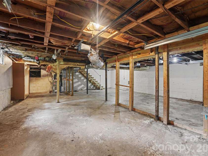 6931 Robinson Church Road, Charlotte, NC 28215.  MLS# CAR4397016, YatesRealty ID 32840. 