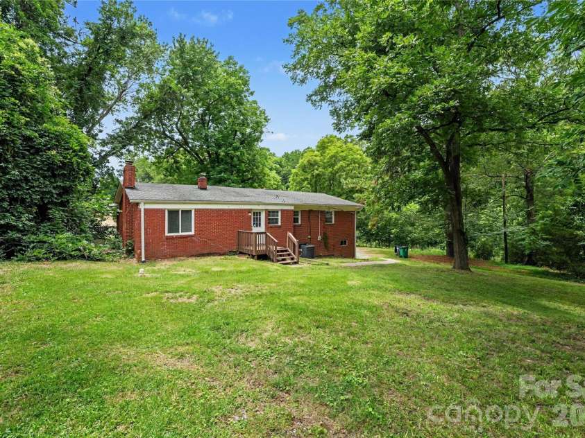 6931 Robinson Church Road, Charlotte, NC 28215.  MLS# CAR4397016, YatesRealty ID 32840. 