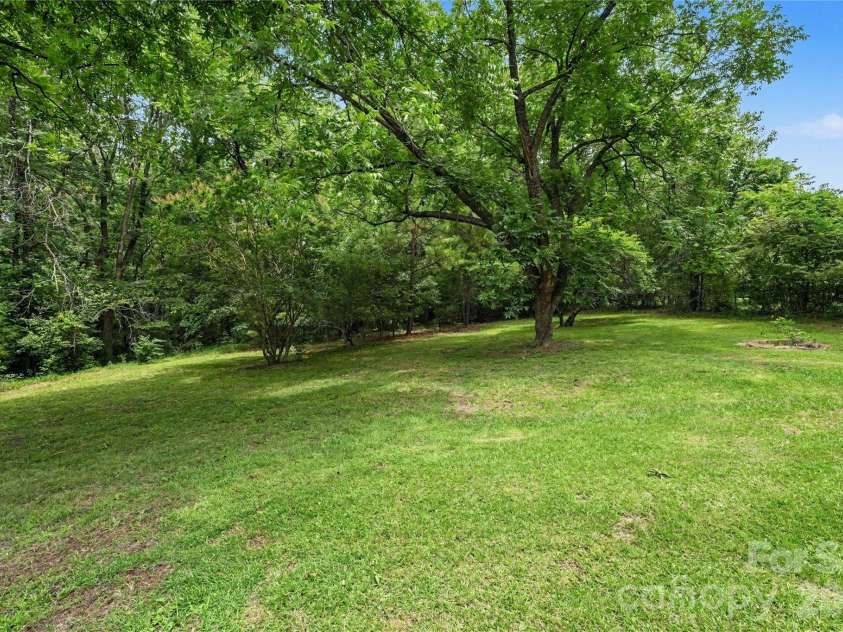 6931 Robinson Church Road, Charlotte, NC 28215.  MLS# CAR4397016, YatesRealty ID 32840. 