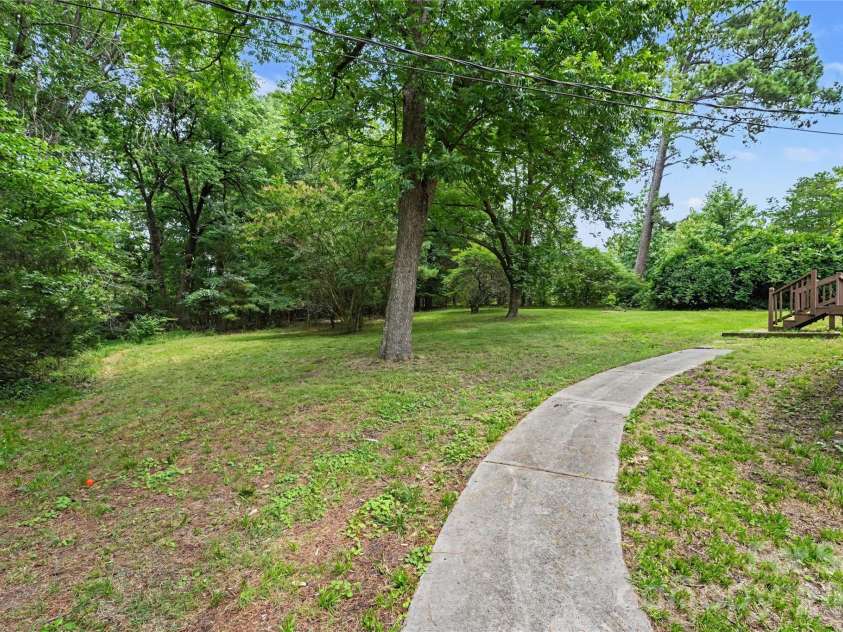 6931 Robinson Church Road, Charlotte, NC 28215.  MLS# CAR4397016, YatesRealty ID 32840. 