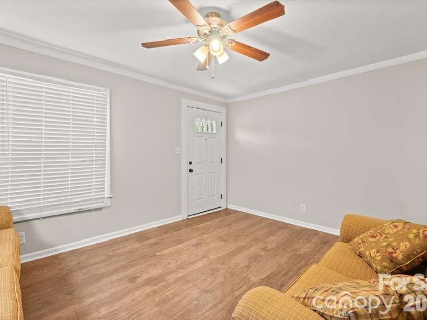215 Keels Avenue, Rock Hill, SC 29730.  MLS# CAR4397146, YatesRealty ID 32841. 