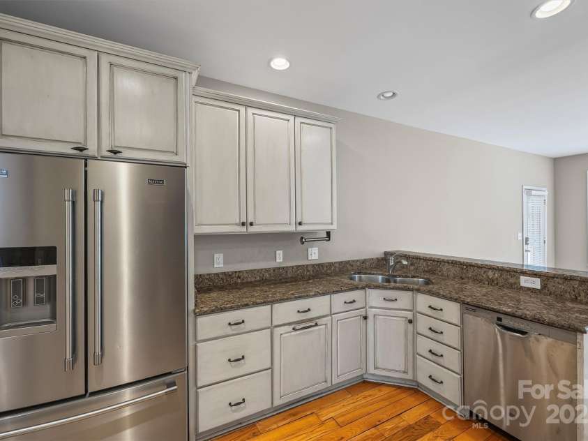 484 Mason Dickson Road, York, SC 29745.  MLS# CAR4276794, YatesRealty ID 32841. Stainless Steel appliances