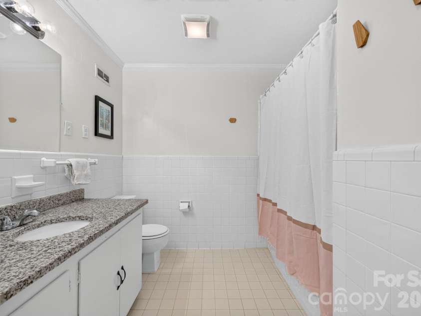 112 Crestwood Circle, Chester, SC 29706.  MLS# CAR4397080, YatesRealty ID 32844. 