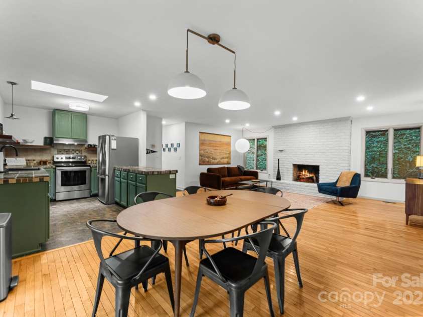 30 Hawktree Lane, Waynesville, NC 28786.  MLS# CAR4290406, YatesRealty ID 32847. 