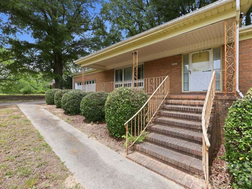 607 Ebenezer Road, Kannapolis, NC 28083.  MLS# CAR4397571, YatesRealty ID 32847. 