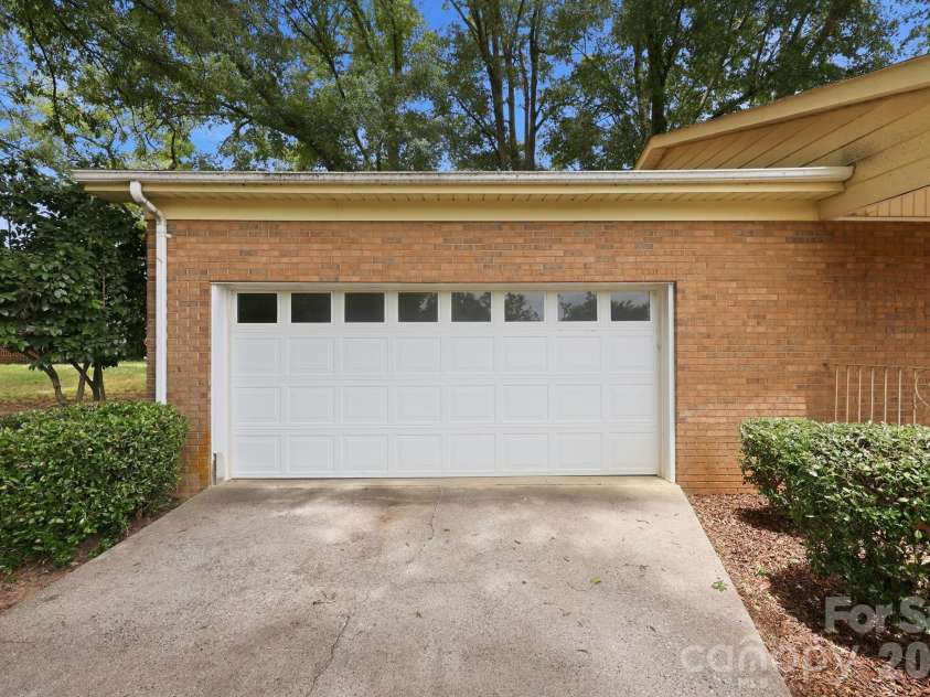 607 Ebenezer Road, Kannapolis, NC 28083.  MLS# CAR4397571, YatesRealty ID 32847. 