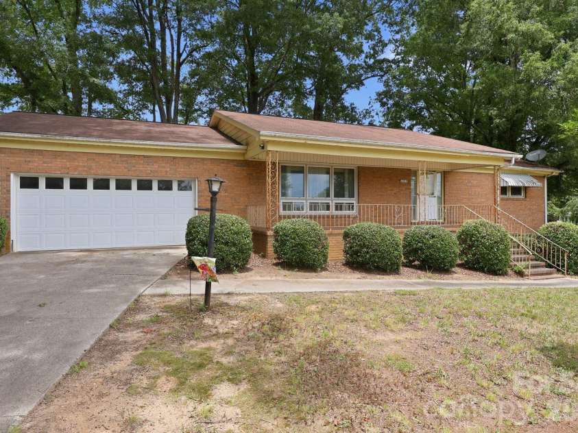 607 Ebenezer Road, Kannapolis, NC 28083.  MLS# CAR4397571, YatesRealty ID 32847. 