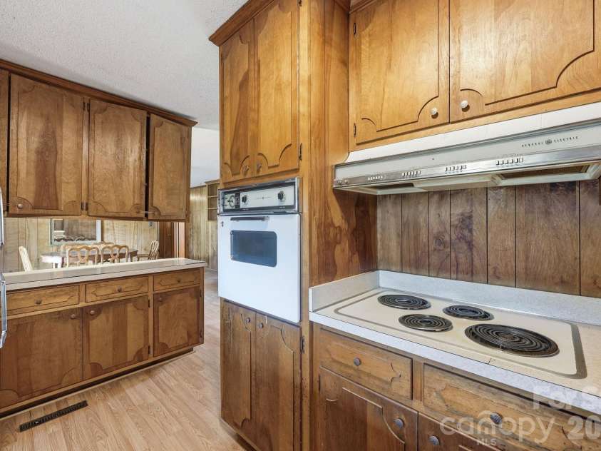 607 Ebenezer Road, Kannapolis, NC 28083.  MLS# CAR4397571, YatesRealty ID 32847. 