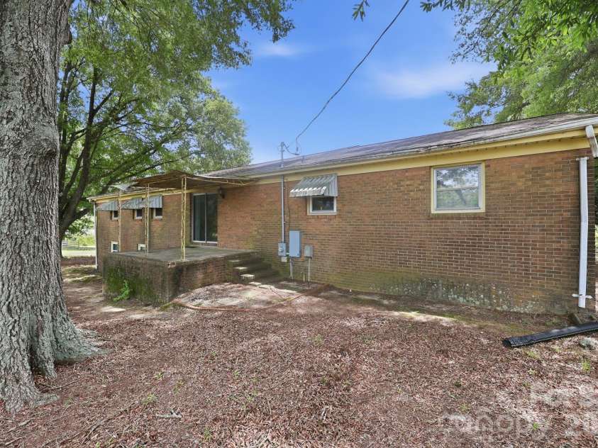 607 Ebenezer Road, Kannapolis, NC 28083.  MLS# CAR4397571, YatesRealty ID 32847. 