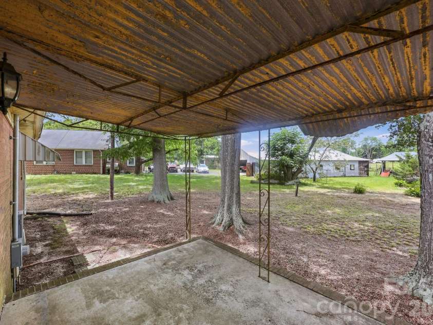607 Ebenezer Road, Kannapolis, NC 28083.  MLS# CAR4397571, YatesRealty ID 32847. 