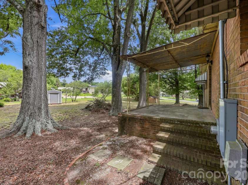 607 Ebenezer Road, Kannapolis, NC 28083.  MLS# CAR4397571, YatesRealty ID 32847. 
