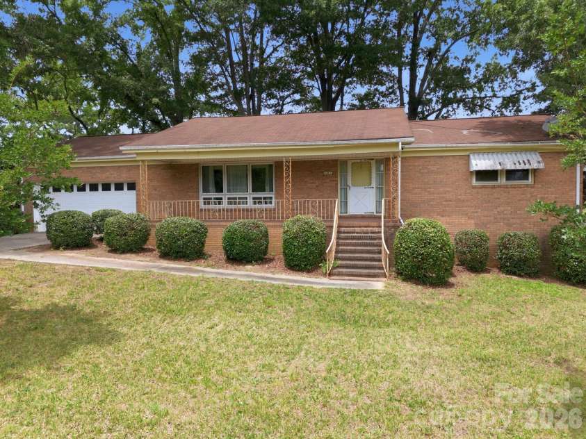 607 Ebenezer Road, Kannapolis, NC 28083.  MLS# CAR4397571, YatesRealty ID 32847. Welcome to 607 Ebenezer Rd!