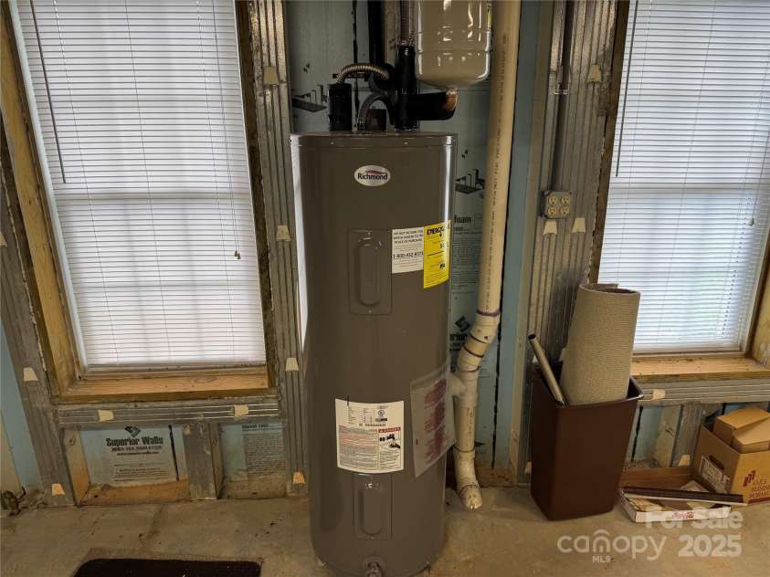 1519 Midland Drive, Hudson, NC 28658.  MLS# CAR4275002, YatesRealty ID 32848. 