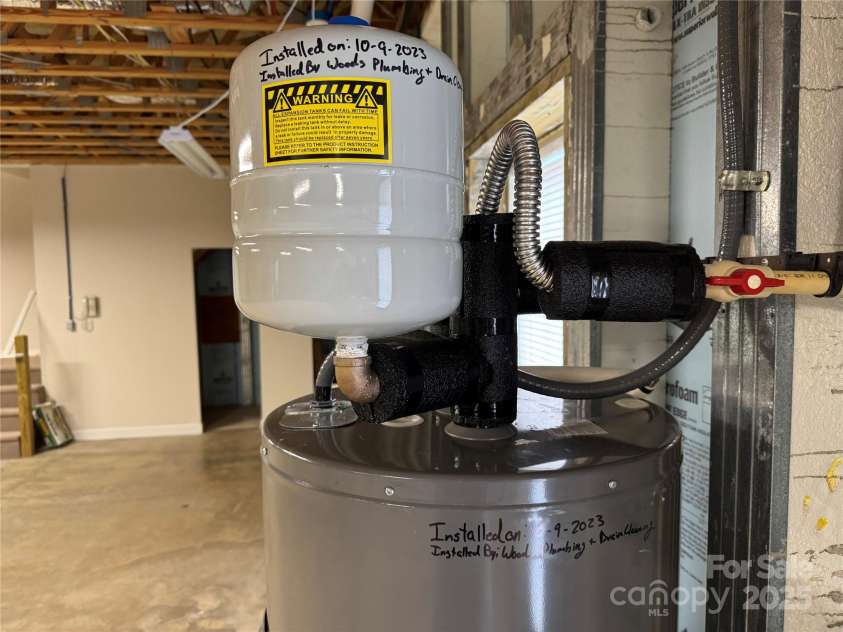 1519 Midland Drive, Hudson, NC 28658.  MLS# CAR4275002, YatesRealty ID 32848. 