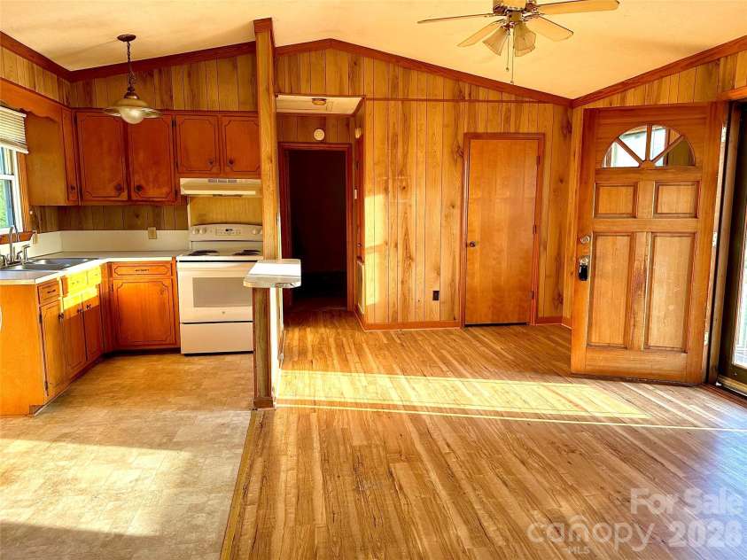 5025 Pecan Drive, Shelby, NC 28152.  MLS# CAR4394637, YatesRealty ID 32849. 