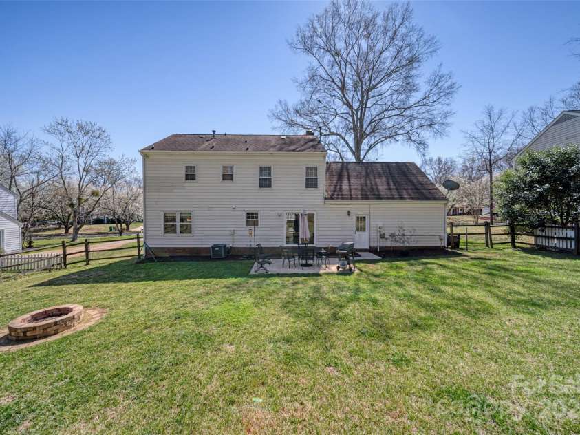 11929 Parks Farm Lane, Charlotte, NC 28277.  MLS# CAR4233949, YatesRealty ID 3285. 